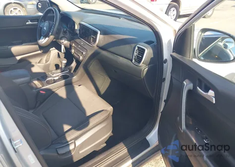 2020 Kia Sportage Lx z USA, uszkodzony, nr VIN KNDPMCAC1L7628948